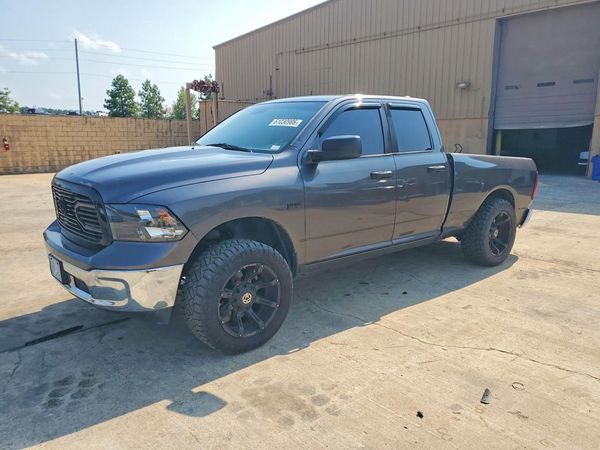 2017 RAM 1500 SLT QUAD CAB 4X4