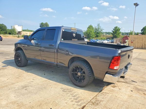 2017 RAM 1500 SLT QUAD CAB 4X4