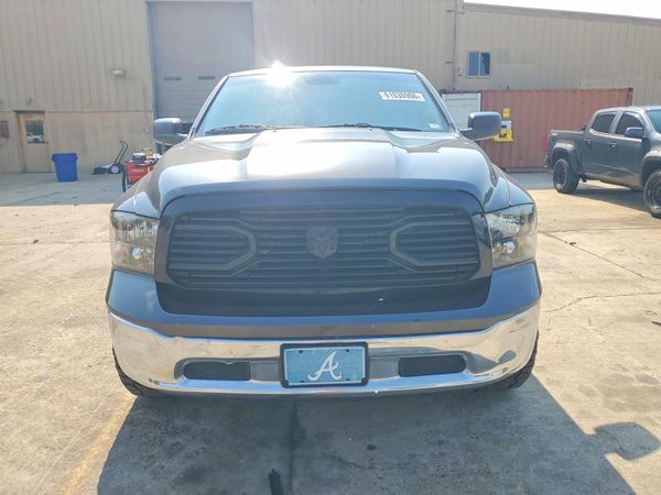2017 RAM 1500 SLT QUAD CAB 4X4