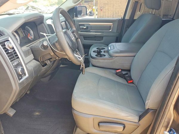 2017 RAM 1500 SLT QUAD CAB 4X4