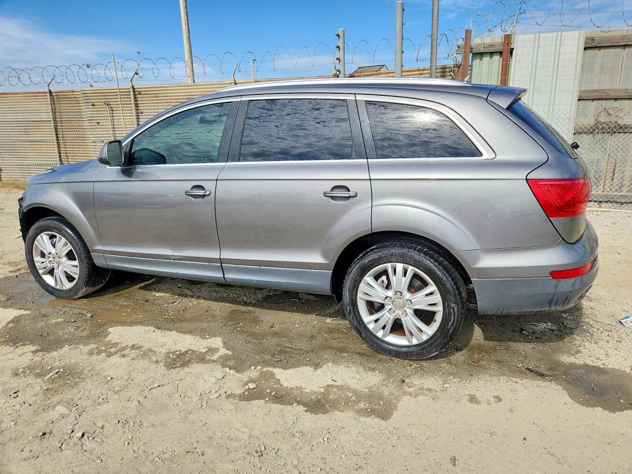 2010 AUDI Q7 Premium