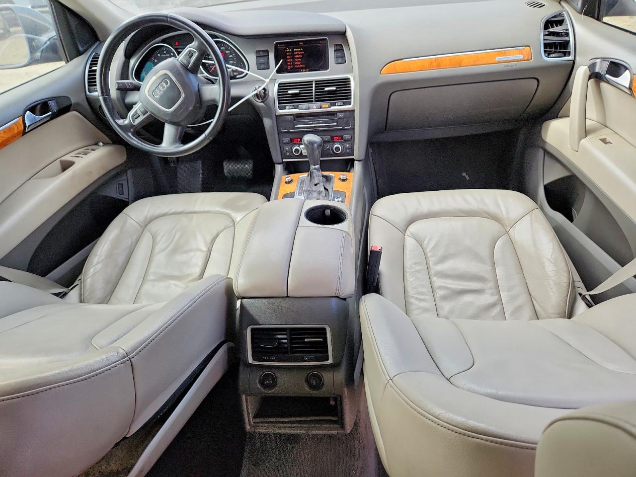 2010 AUDI Q7 Premium