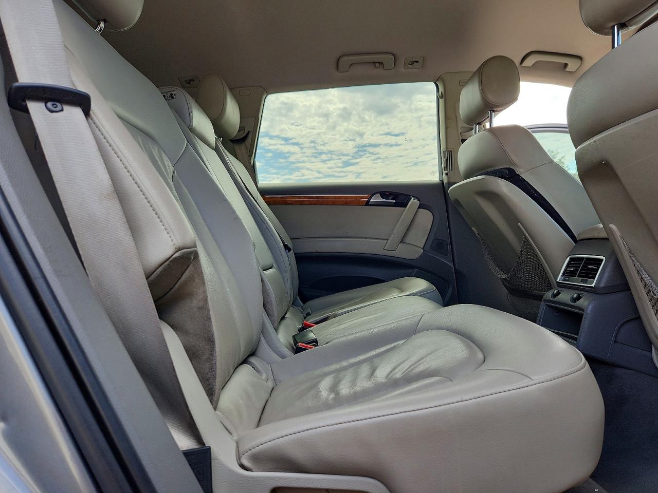 2010 AUDI Q7 Premium