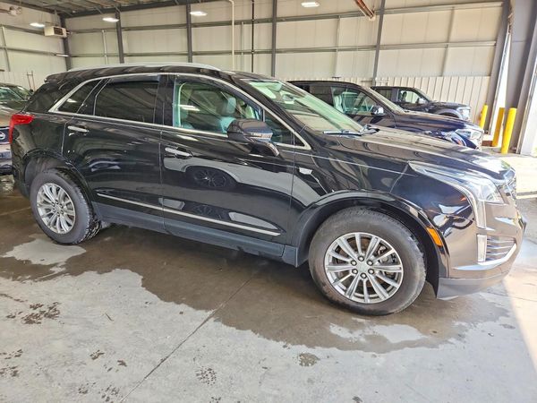 2017 CADILLAC XT5