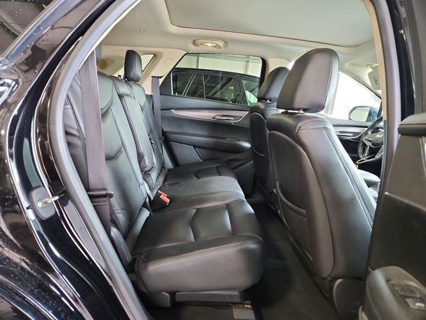 2017 CADILLAC XT5
