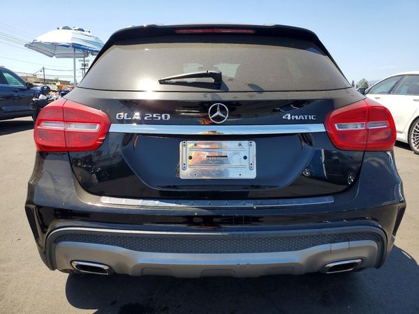 2015 MERCEDES-BENZ GLA