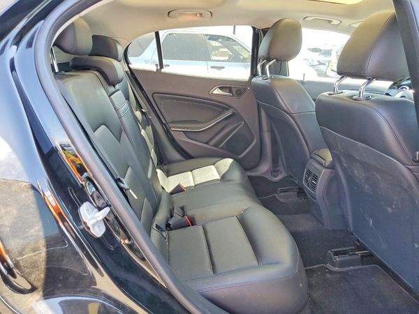 2015 MERCEDES-BENZ GLA