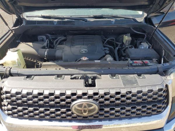 2018 TOYOTA TUNDRA SR/SR5 — Engine bay