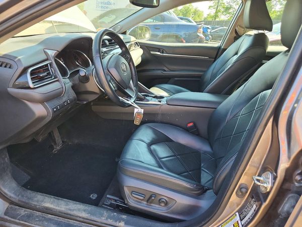 2019 TOYOTA CAMRY
