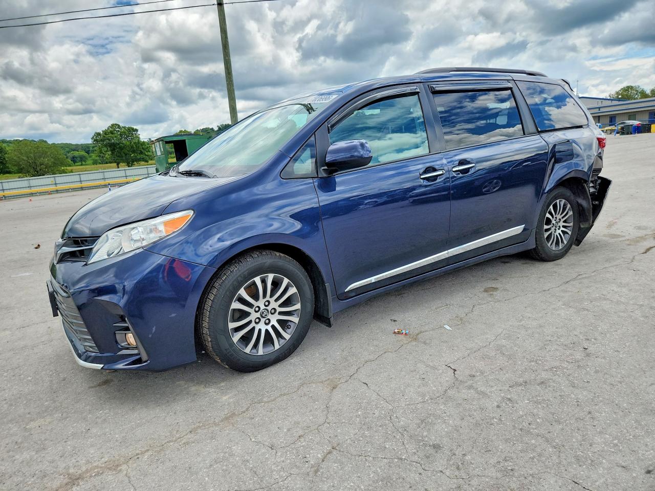 2018 TOYOTA SIENNA