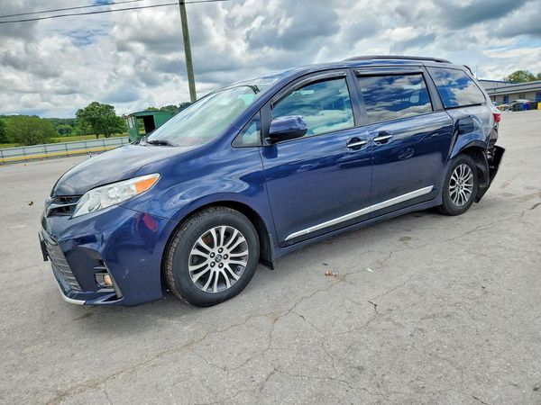 2018 TOYOTA SIENNA