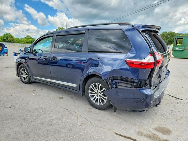 2018 TOYOTA SIENNA