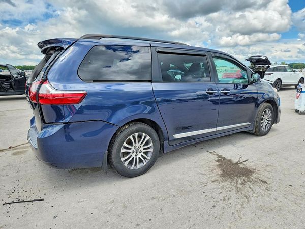2018 TOYOTA SIENNA