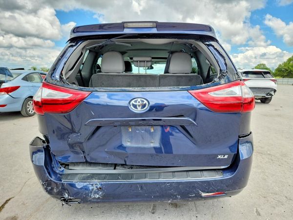 2018 TOYOTA SIENNA