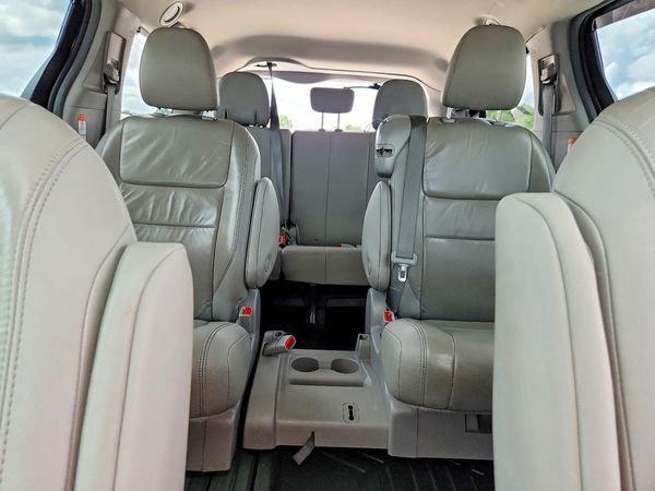 2018 TOYOTA SIENNA