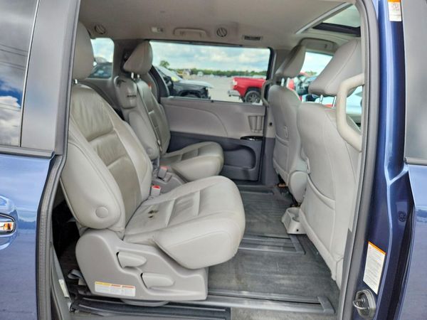 2018 TOYOTA SIENNA