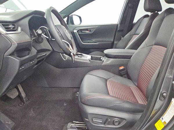 2025 TOYOTA RAV4 XSE