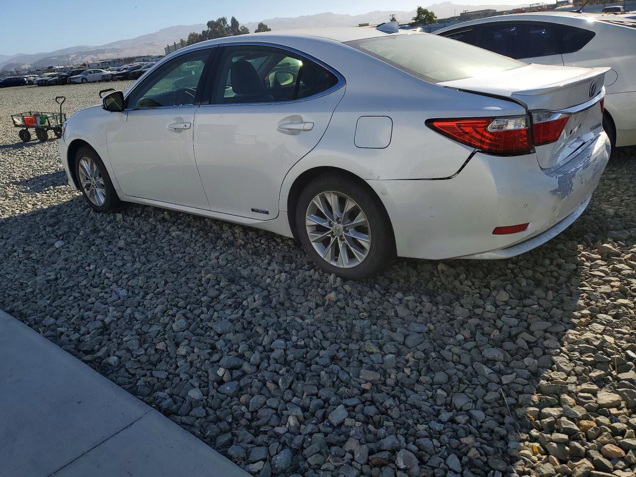 2015 LEXUS ES 300h