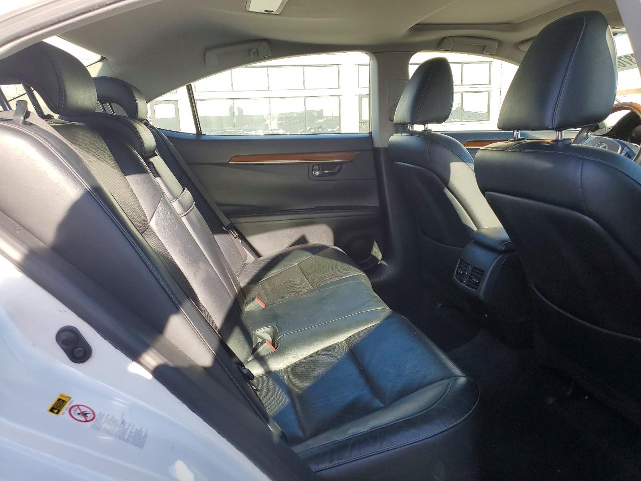 2015 LEXUS ES 300h