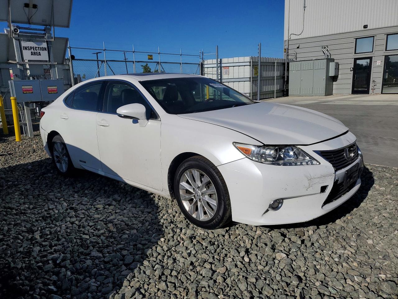 2015 LEXUS ES 300h