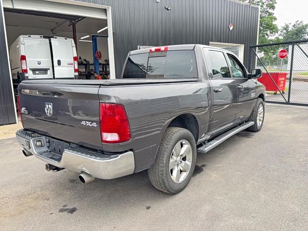 2015 RAM 1500 SLT