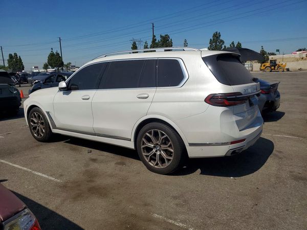 2023 BMW X7 xDrive40i