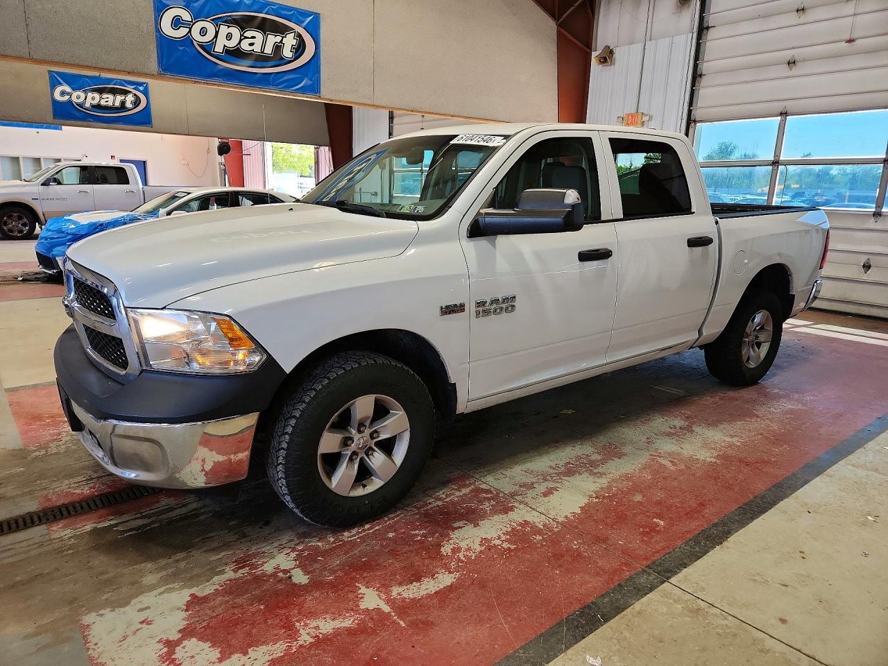2016 RAM 1500 ST CREW CAB 4X4