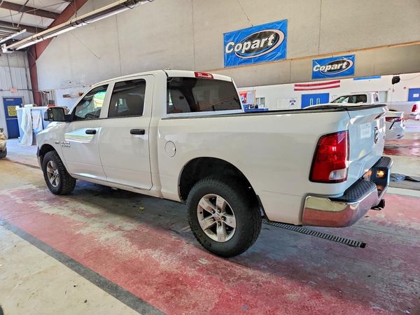 2016 RAM 1500 ST CREW CAB 4X4