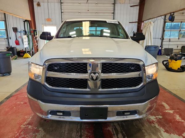 2016 RAM 1500 ST CREW CAB 4X4