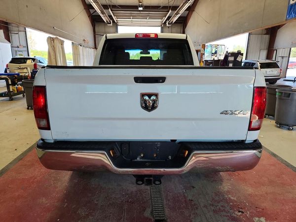 2016 RAM 1500 ST CREW CAB 4X4
