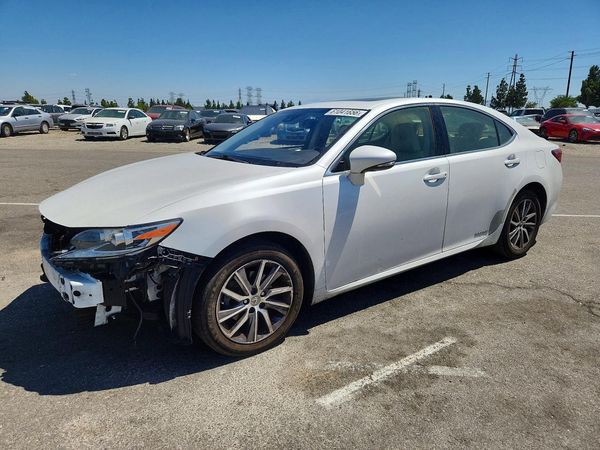 2016 LEXUS ES 300h