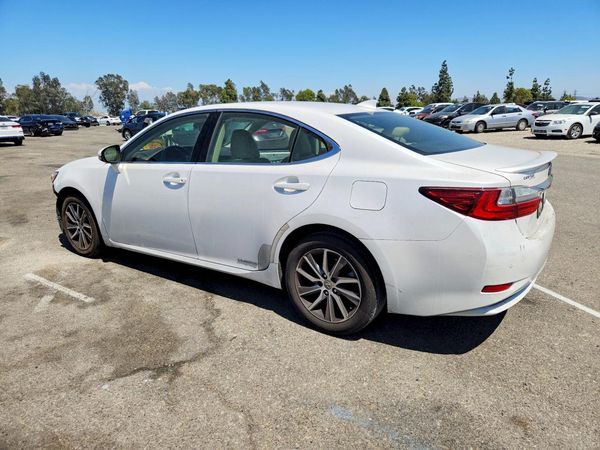 2016 LEXUS ES 300h