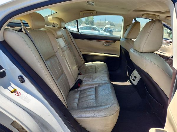 2016 LEXUS ES 300h