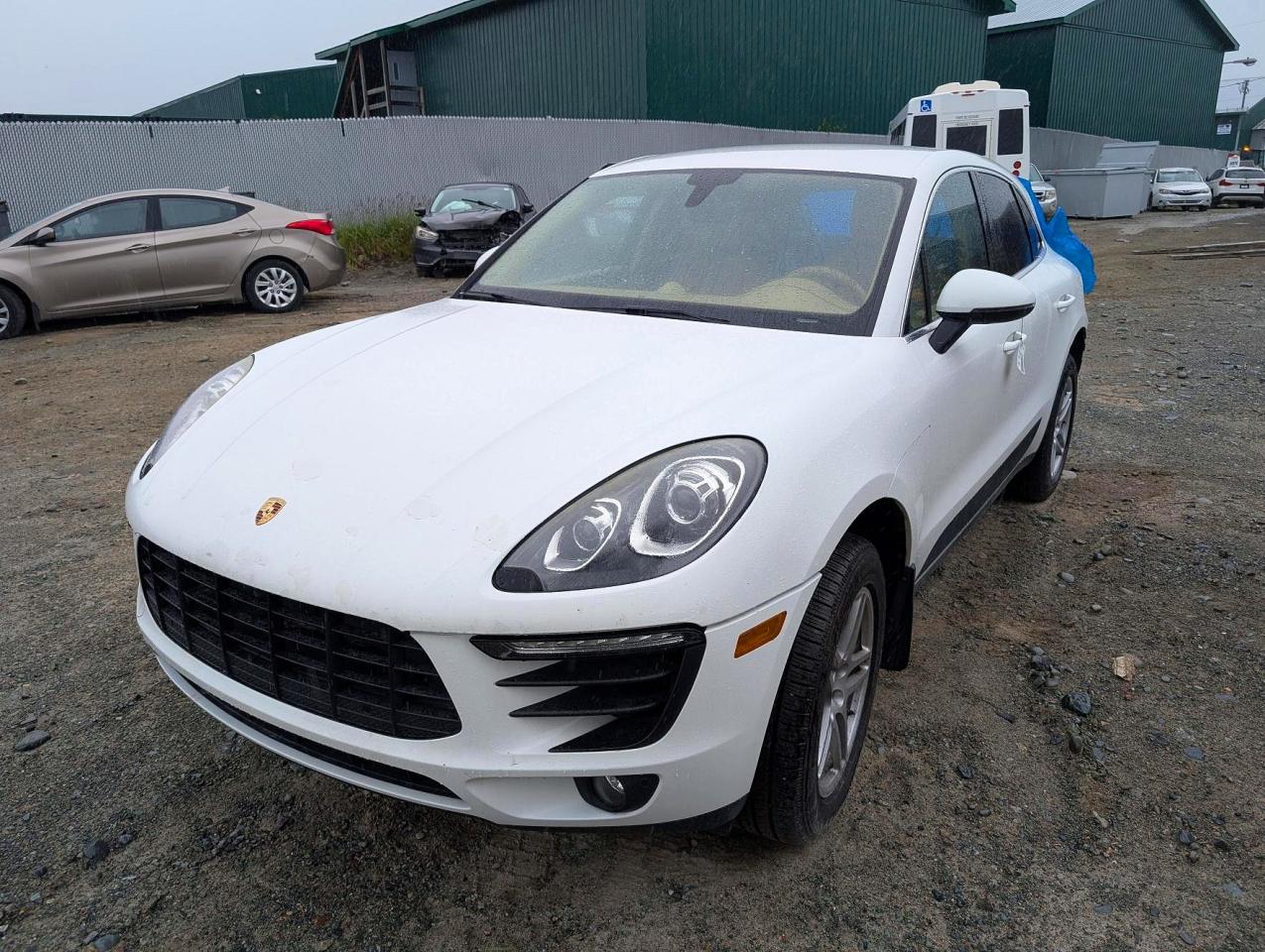 2016 PORSCHE MACAN