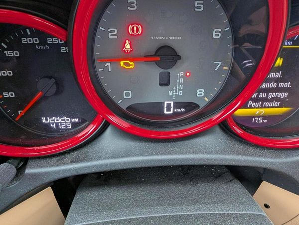 2016 PORSCHE MACAN
