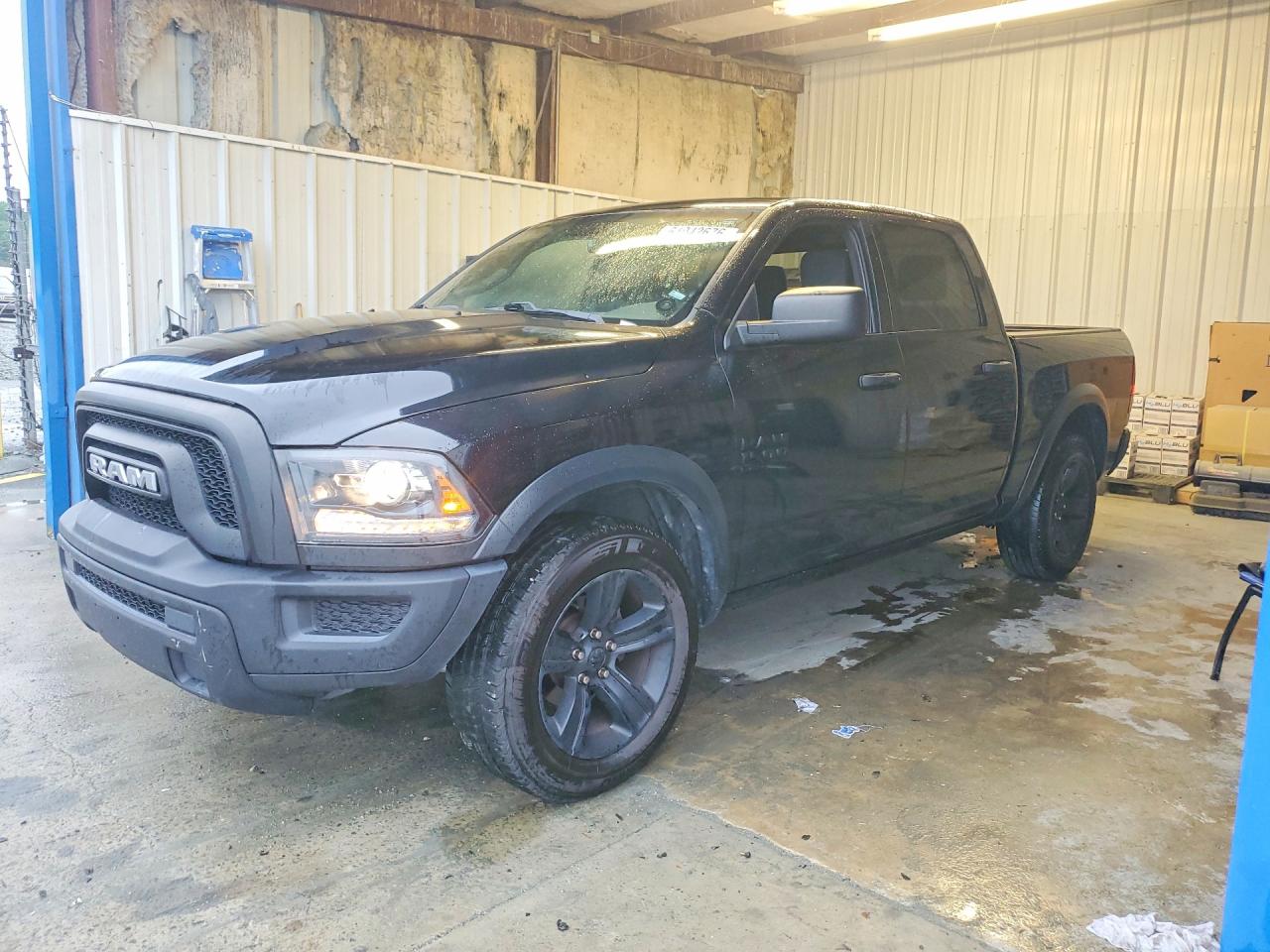 2024 RAM 1500 CLASSIC SLT / Warlock