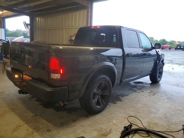 2024 RAM 1500 CLASSIC SLT / Warlock