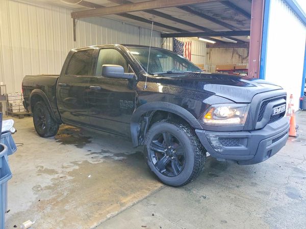 2024 RAM 1500 CLASSIC SLT / Warlock