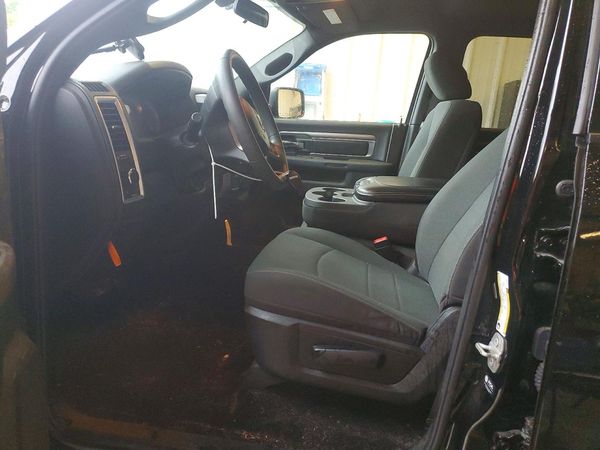 2024 RAM 1500 CLASSIC SLT / Warlock