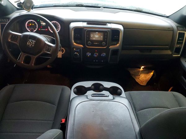 2024 RAM 1500 CLASSIC SLT / Warlock