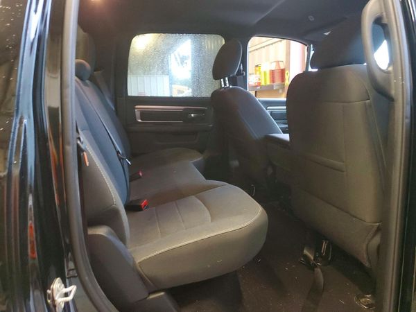 2024 RAM 1500 CLASSIC SLT / Warlock