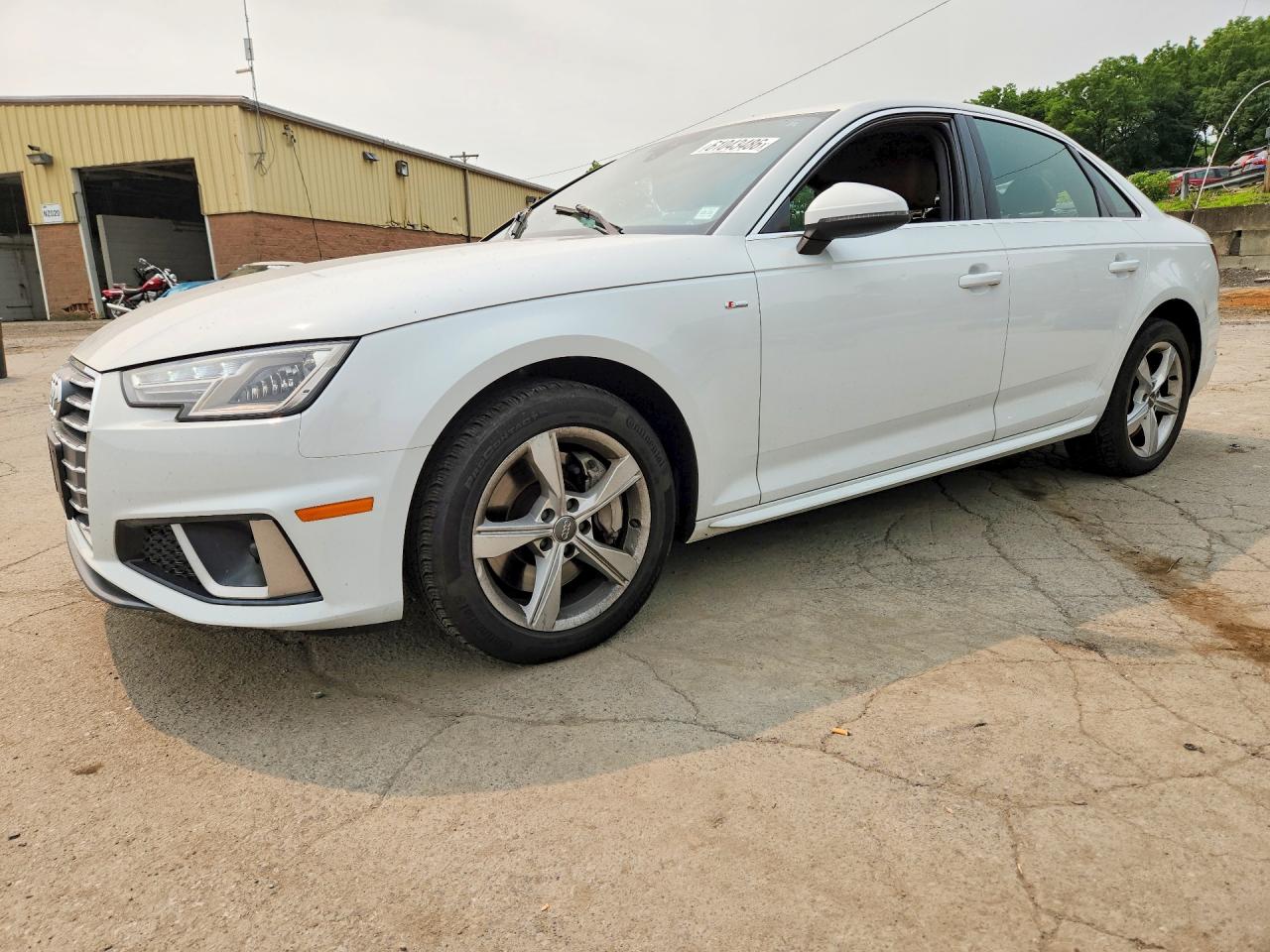 2019 AUDI A4 quattro Premium