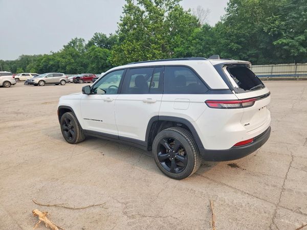 2024 JEEP GRAND CHEROKEE Laredo