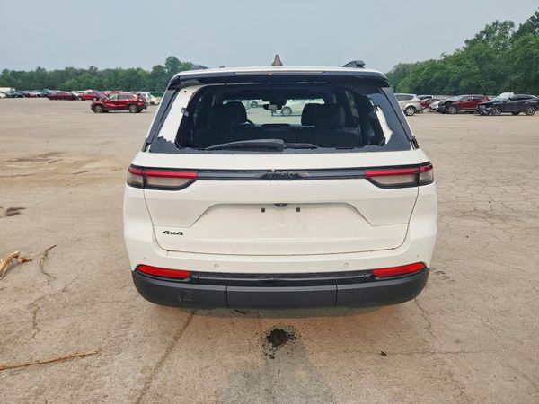 2024 JEEP GRAND CHEROKEE Laredo