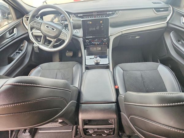 2024 JEEP GRAND CHEROKEE Laredo