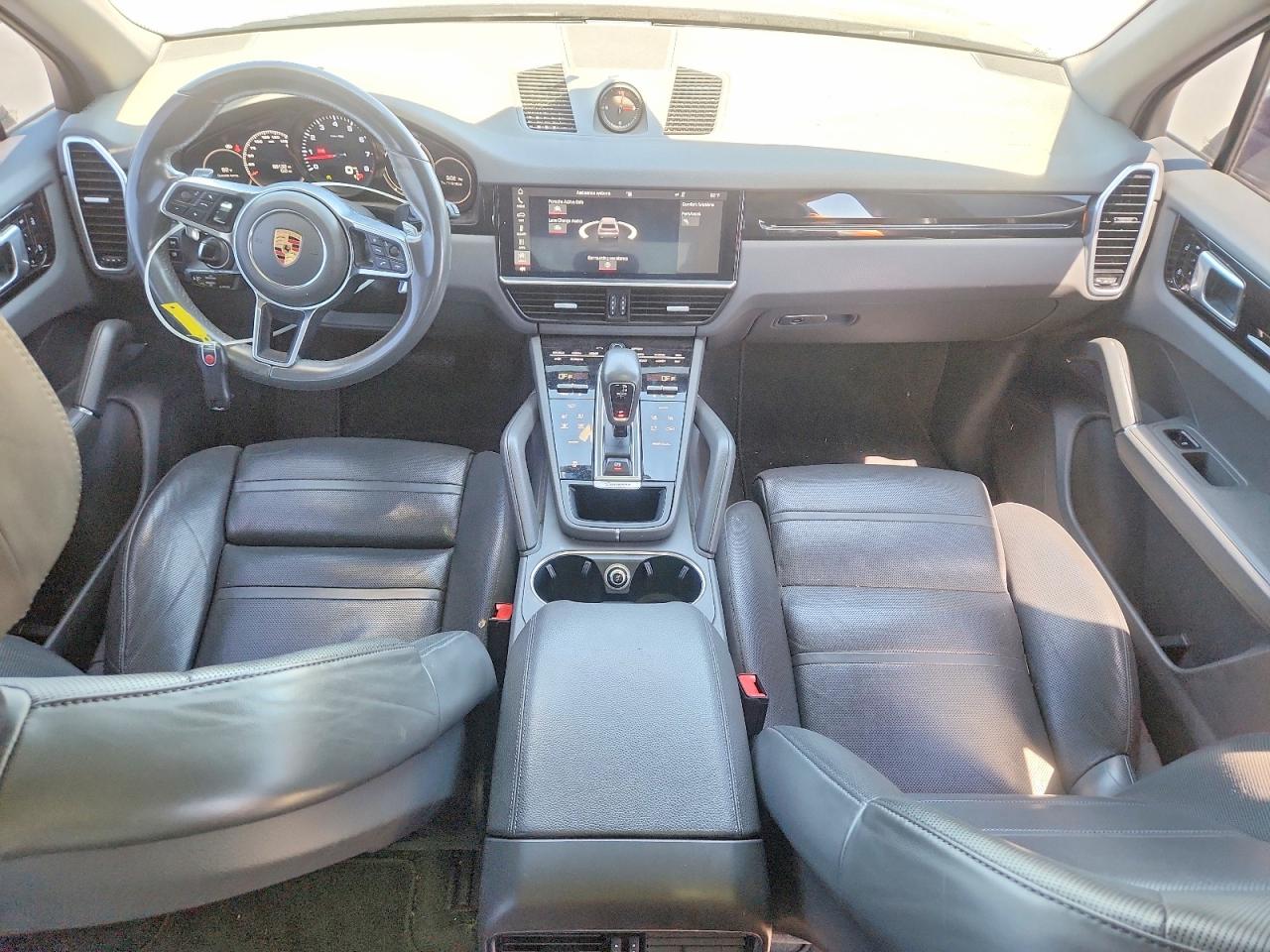 2019 PORSCHE CAYENNE