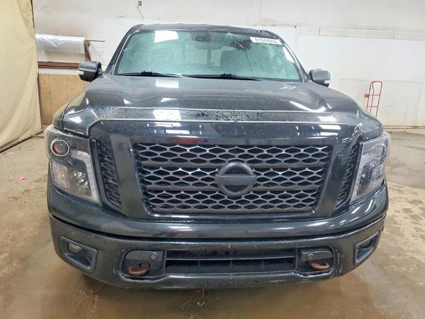 2018 NISSAN TITAN