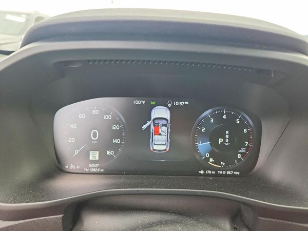 2019 VOLVO XC40 R-Design