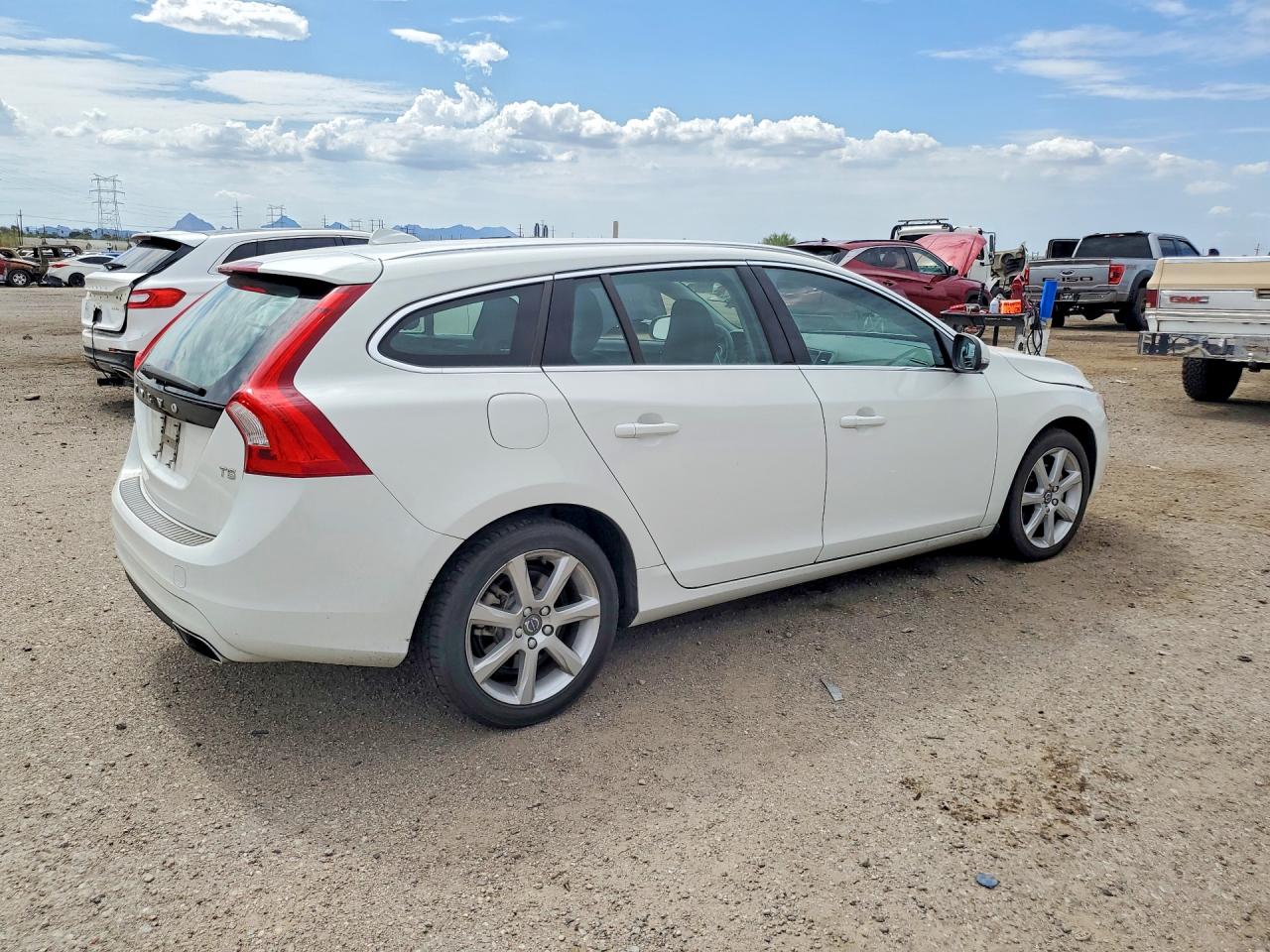 2016 VOLVO V60 SV33 Premier