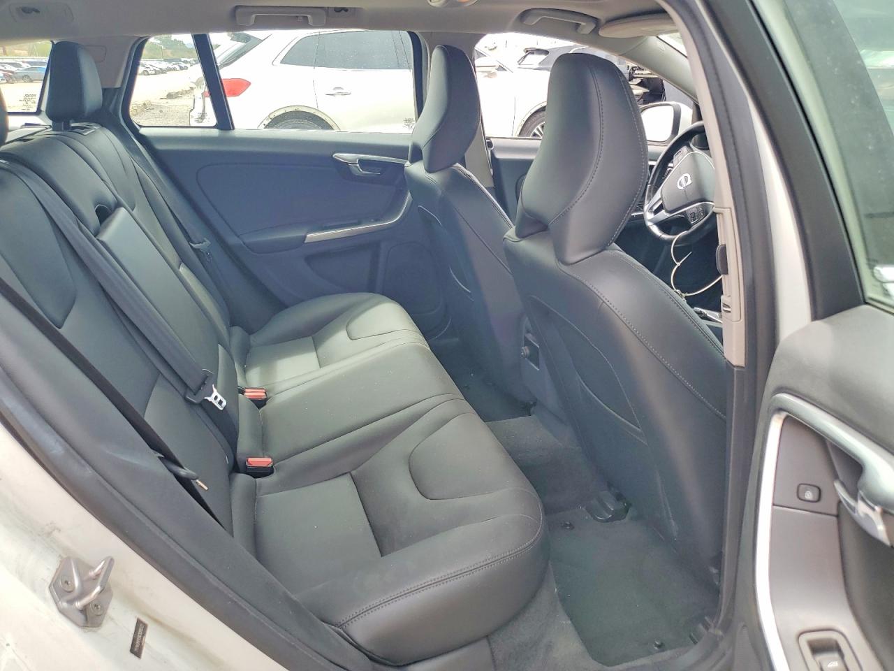 2016 VOLVO V60 SV33 Premier